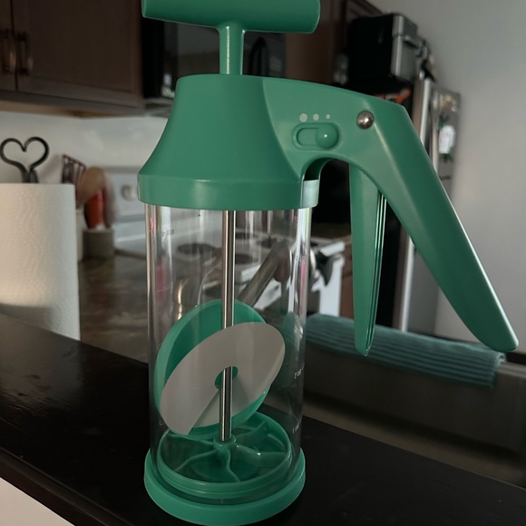 The Pampered Chef Kitchen Pampered Chef Batter Mixer And Dispenser